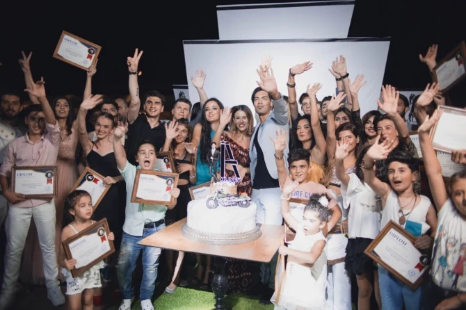 “Ilgar Aliyev Models Fashion Night 2018” adlı möhtəşəm mərasim baş tutub - FOTOLAR “Ilgar Aliyev Models Fashion Night 2018” adlı möhtəşəm mərasim baş tutub - FOTOLAR