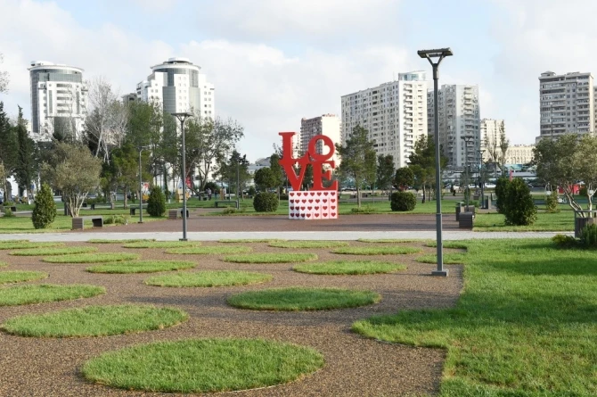 Prezident və xanımı 37 min kvadratmetrlik nəhəng park kompleksində (FOTO)