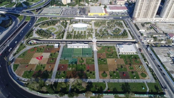 Prezident və xanımı 37 min kvadratmetrlik nəhəng park kompleksində (FOTO)