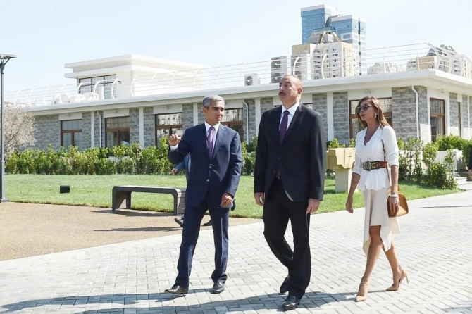 Prezident və xanımı 37 min kvadratmetrlik nəhəng park kompleksində (FOTO)