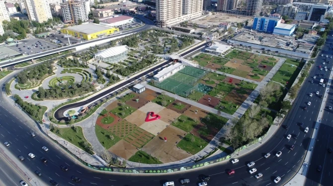 Prezident və xanımı 37 min kvadratmetrlik nəhəng park kompleksində (FOTO)