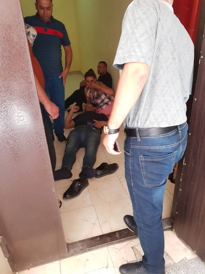 Bakıda lift qırıldı, ərəblər xəsarət aldı —VİDEO