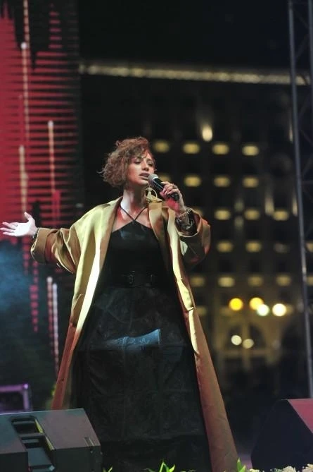 Запомнившиеся своими летними нарядами 10 звезд – ФОТО