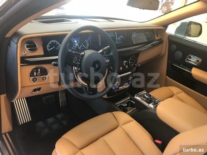 В Баку на продажу выставлен автомобиль за 1 миллион манатов - ФОТО