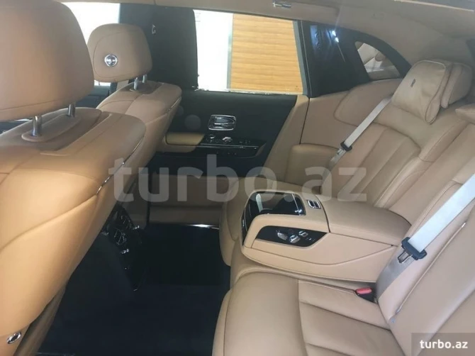 В Баку на продажу выставлен автомобиль за 1 миллион манатов - ФОТО