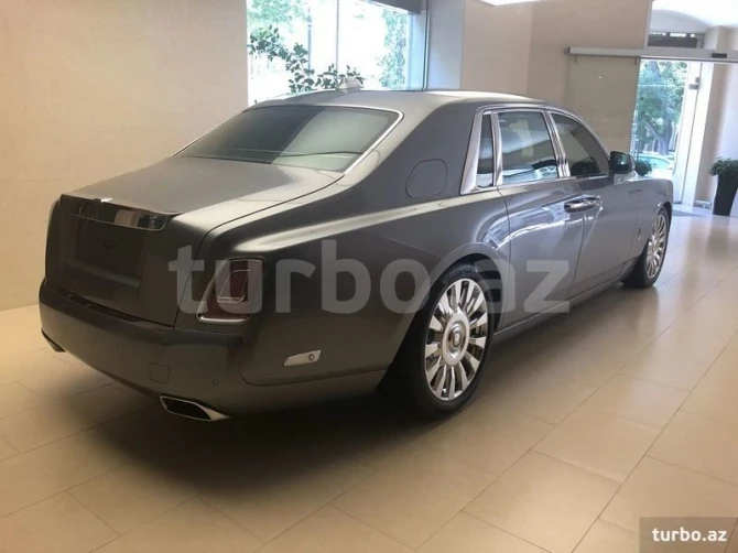 В Баку на продажу выставлен автомобиль за 1 миллион манатов - ФОТО