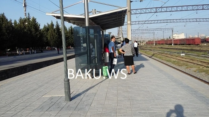 Напряженные моменты на электропоезде Баку-Сумгаит – ФОТО+ВИДЕО