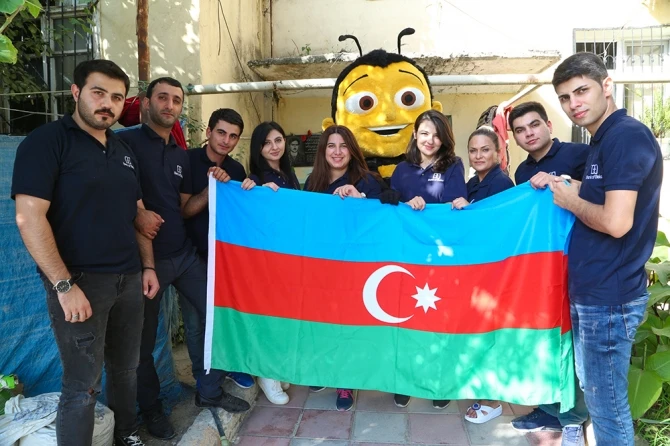 Bank of Baku “Onlar Sevinsin” dedi, 200-ə yaxın məktəblini sevindirdi!