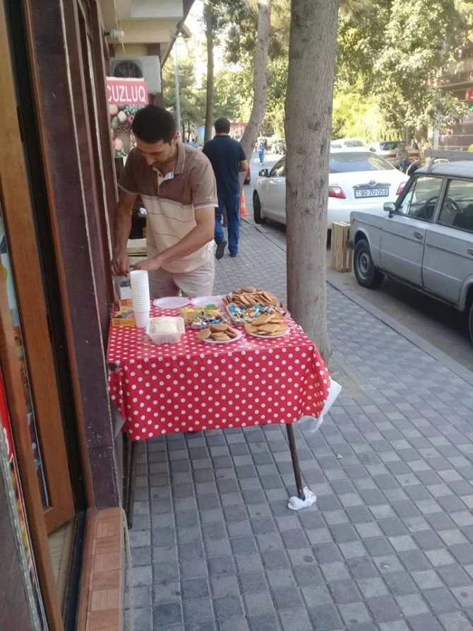 Bakıda ehsan - Pulsuz taksi və havayı su paylanılır – VİDEO
