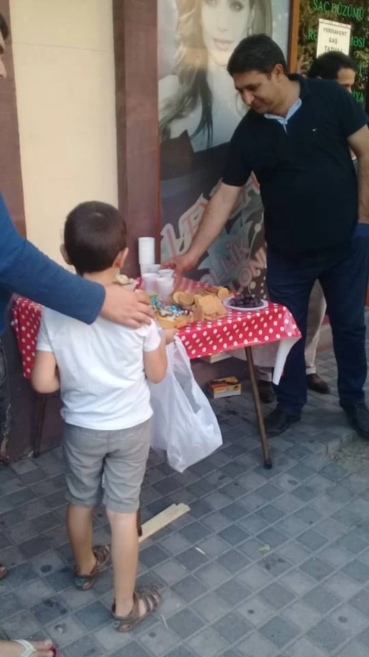 Bakıda ehsan - Pulsuz taksi və havayı su paylanılır – VİDEO