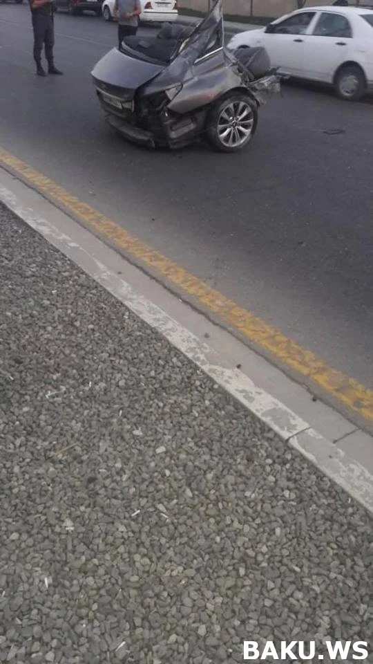 Жуткие кадры с места страшного ДТП в Баку, в котором погибли 4 человека - ВИДЕО
