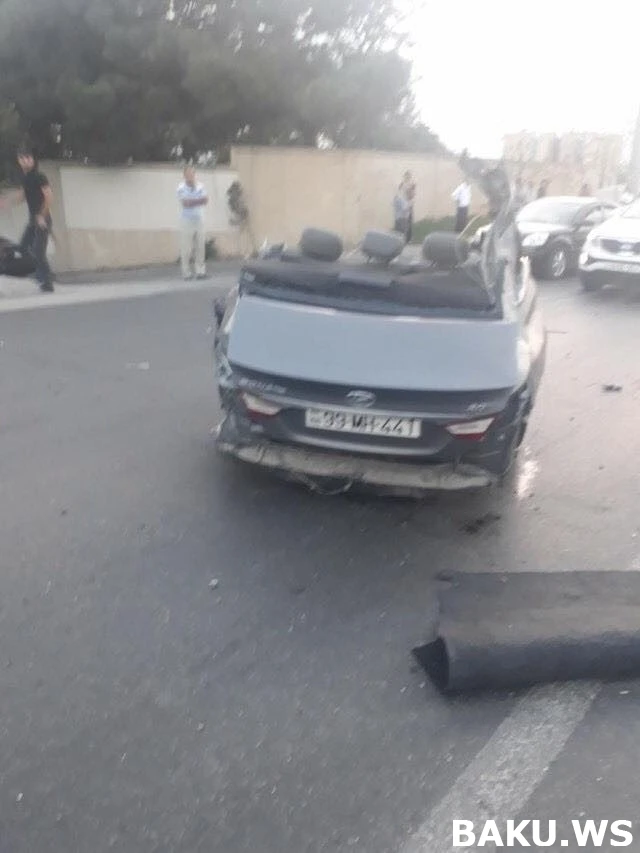 Жуткие кадры с места страшного ДТП в Баку, в котором погибли 4 человека - ВИДЕО