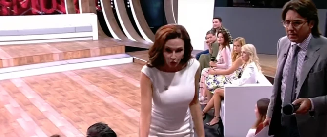 Известная актриса в программе Малахова ударила женщину: 