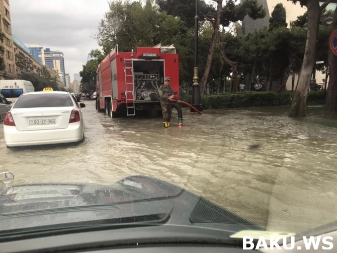 FHN-dən yağışın yaratdığı fəsadlarla bağlı RƏSMİ MƏLUMAT (FOTO)