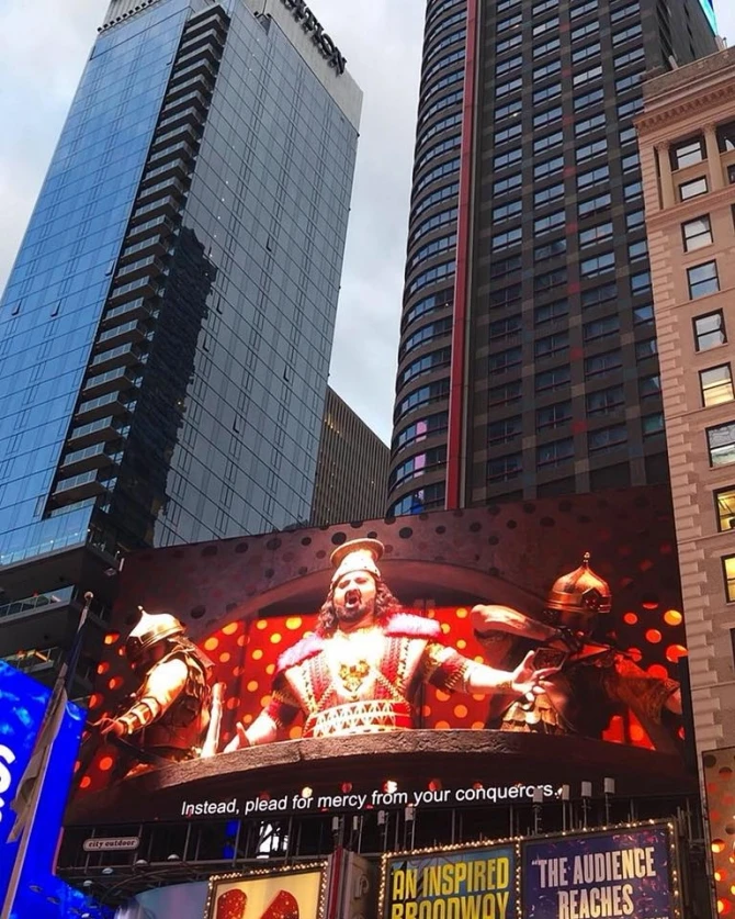 Азербайджанец на всех экранах Times Square – ФОТО+ВИДЕО