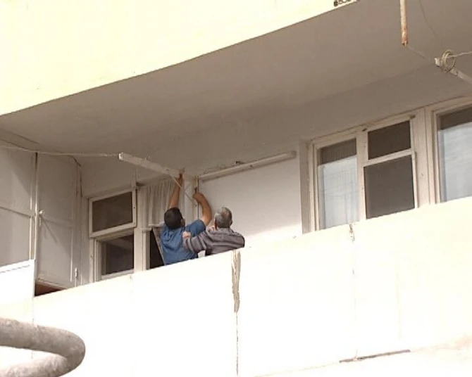 İcra Hakimiyyəti sakinlərə xəbərdarlıq etdi - paltar ipləri söküldü (FOTO)
