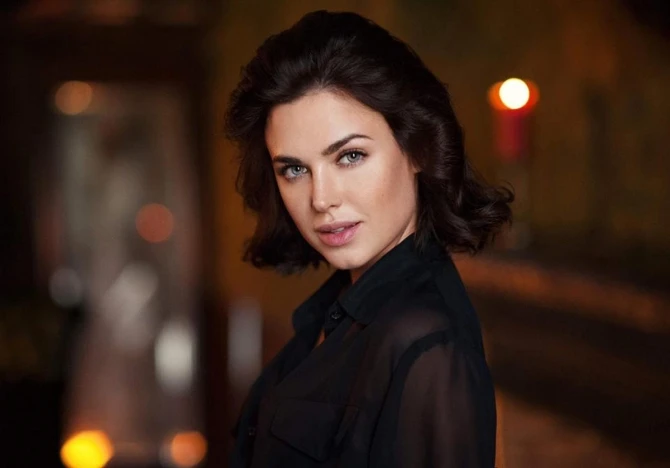 Ирина Антоненко из фильма о Муслиме Магомаева снялась в гламурной ФОТОСЕССИИ