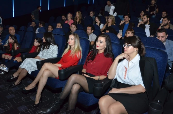 Встреча турецких знаменитостей, сыгравших в фильме 