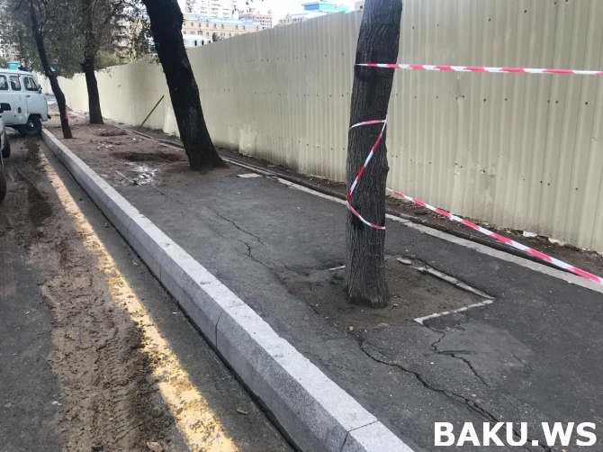 Bakının mərkəzində yol sürüşdü - 3 metrlik yarğan yarandı (VİDEO) - YENİLƏNİB Bakının mərkəzində yol sürüşdü - 3 metrlik yarğan yarandı (VİDEO) - YENİLƏNİB