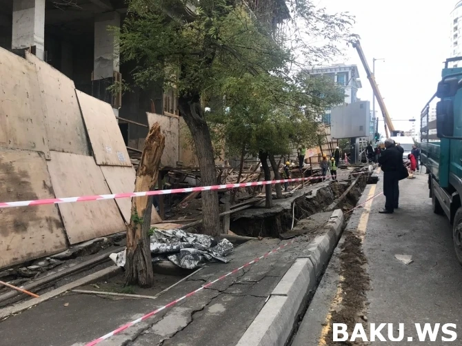 В центре Баку просела дорога: образовалась 3-метровая воронка - ВИДЕО - ОБНОВЛЕНО
