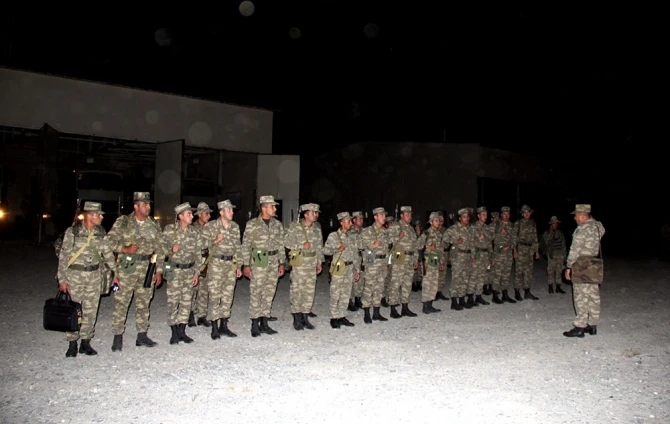Raket və artilleriya birləşmələri döyüş atışlı təlimlər keçirir - VİDEO/FOTO Raket və artilleriya birləşmələri döyüş atışlı təlimlər keçirir - VİDEO/FOTO
