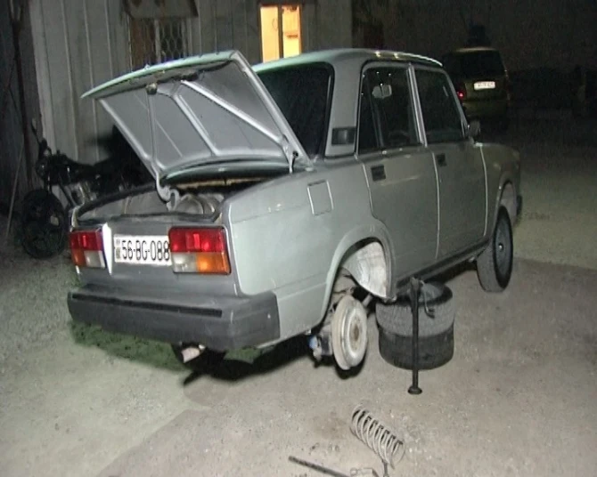 В Баку полиция оштрафовала водителей на дорогих автомобилях - ФОТО