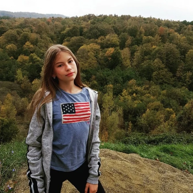 12-летняя племянница Ирины Шейк готовится затмить звездную тетю - ФОТО