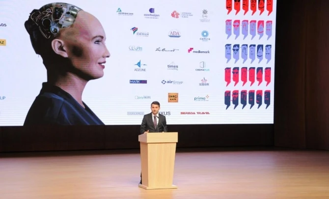 Лейла Алиева пообщалась с роботом Софией - ФОТО