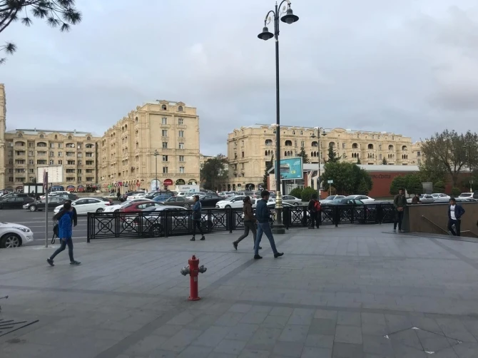 Новшества перед Ganjlik Mall - ФОТО Новшества перед Ganjlik Mall - ФОТО