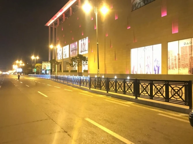 Новшества перед Ganjlik Mall - ФОТО Новшества перед Ganjlik Mall - ФОТО