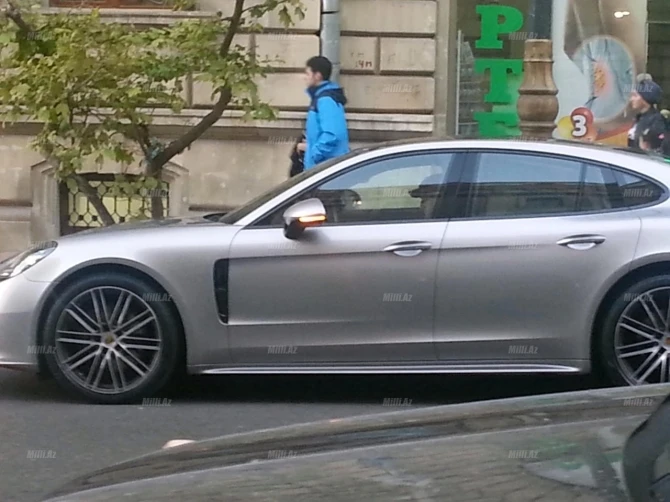 Люксовый автомобиль азербайджанского футболиста за 300 тысяч – ФОТО