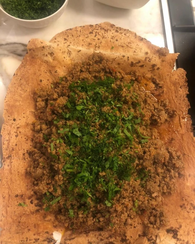 Mehriban Əliyeva yemək bişirdi (FOTO)