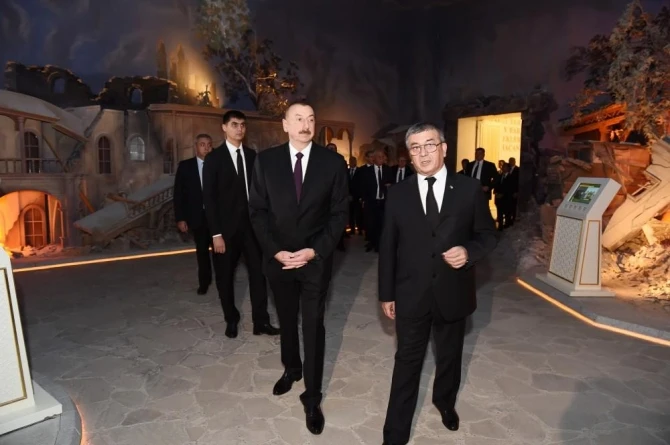 İlham Əliyev Türkmənistana rəsmi səfərə gedib - YENİLƏNİB + FOTO