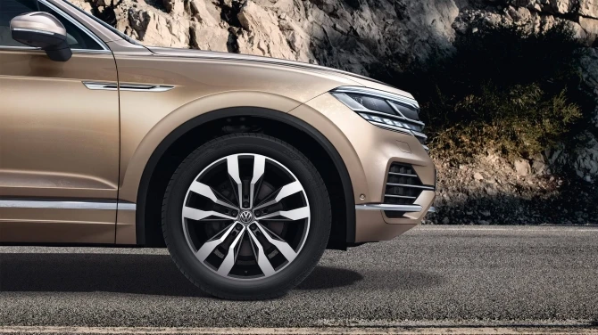 Volkswagen yeni möhtəşəm Touareg-lərini Azərbaycana göndərir - FOTOLAR