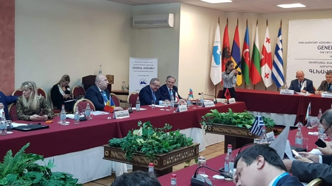 Milli Məclisin deputatları Ermənistana gedib - FOTO