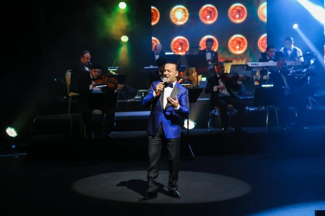 Faytonçu Nazim 50 illik yubileyini səhnədə qeyd etdi - FOTOLAR