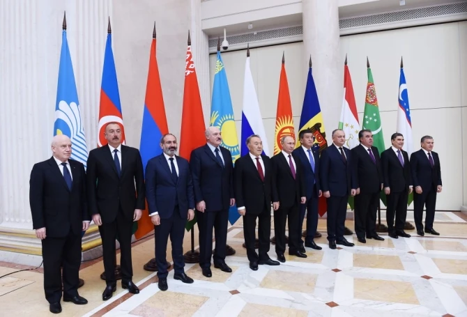 Ильхам Алиев и Владимир Путин вместе посмотрели балет 