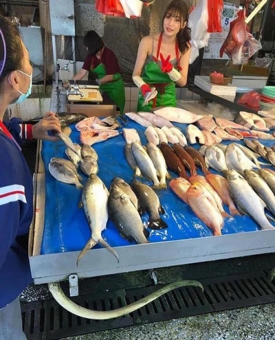 Торгующая на рынке модель поразила пользователей Сети невероятной красотой - ФОТО+ВИДЕО