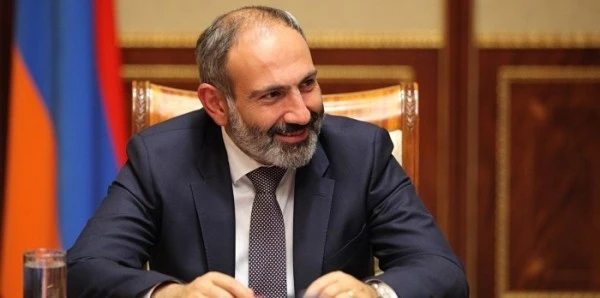 Ölmüş qadının Paşinyan “sevgisi” – Əslində nə baş verib?