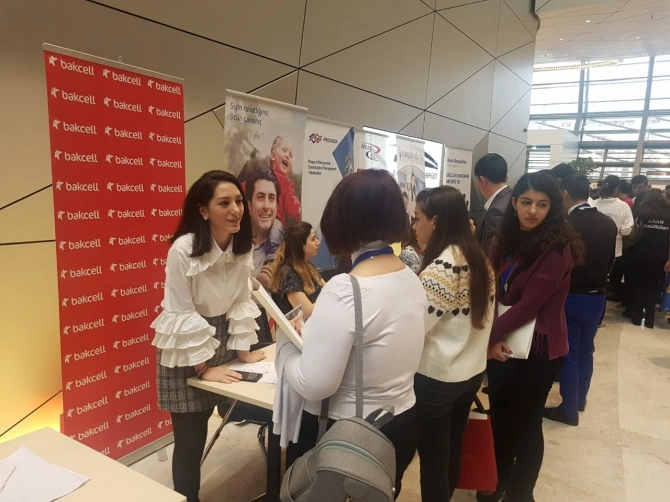 Bakcell daha bir iri məşğulluq sərgisinə qatılıb Bakcell daha bir iri məşğulluq sərgisinə qatılıb