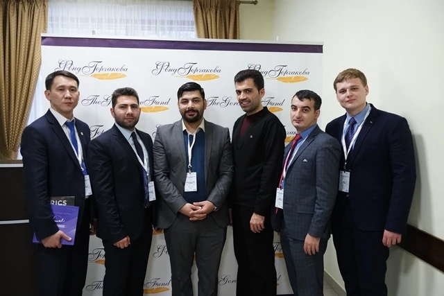 Azərbaycanlı gənclər Moskvada Sergey Lavrovla görüşüb – FOTO