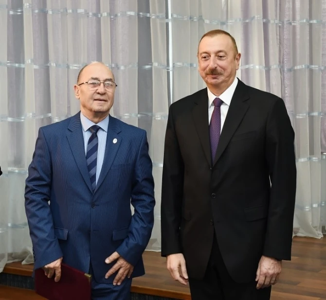 Президент подарил квартиры спортсменам - ФОТО