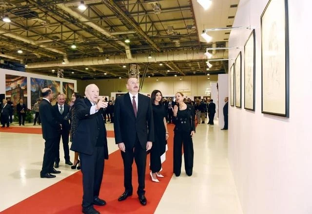 Prezident və Birinci xanım sərgidə - FOTO