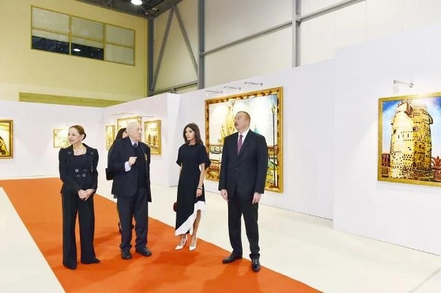 Prezident və Birinci xanım sərgidə - FOTO