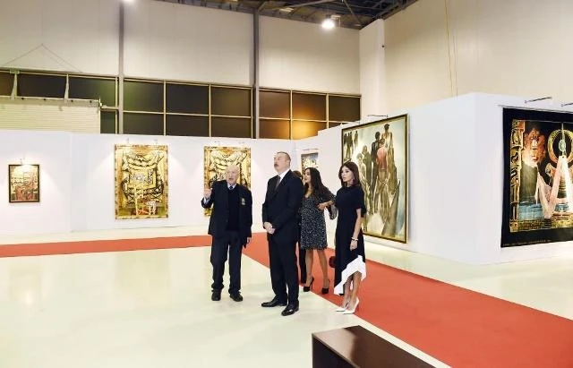 Prezident və Birinci xanım sərgidə - FOTO