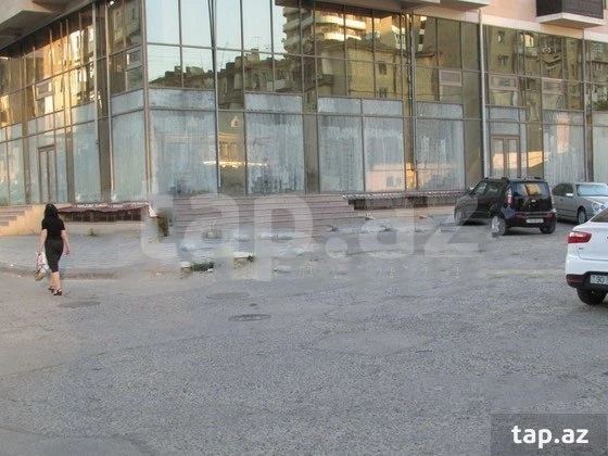 Bakıda iş adamının obyekti fantastik qiymətə satılır – FOTO