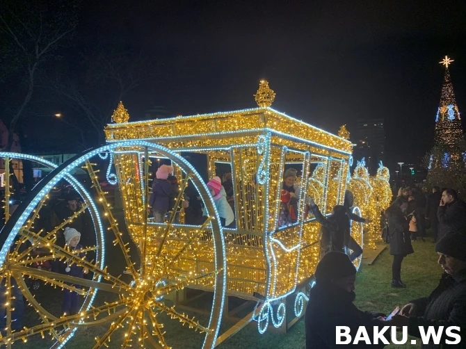 Сказочная новогодняя атмосфера в бакинском парке 