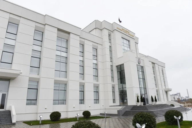 Ильхам Алиев на открытии нового здания суда в Баку - ФОТО