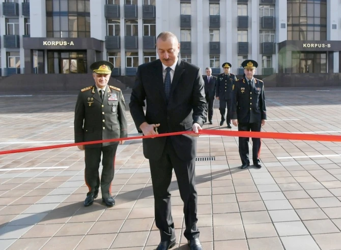 Ильхам Алиев на открытии нового здания Полицейской академии - ФОТО