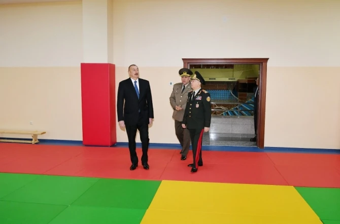Ильхам Алиев на открытии спортивно-оздоровительного клуба МЧС - ФОТО